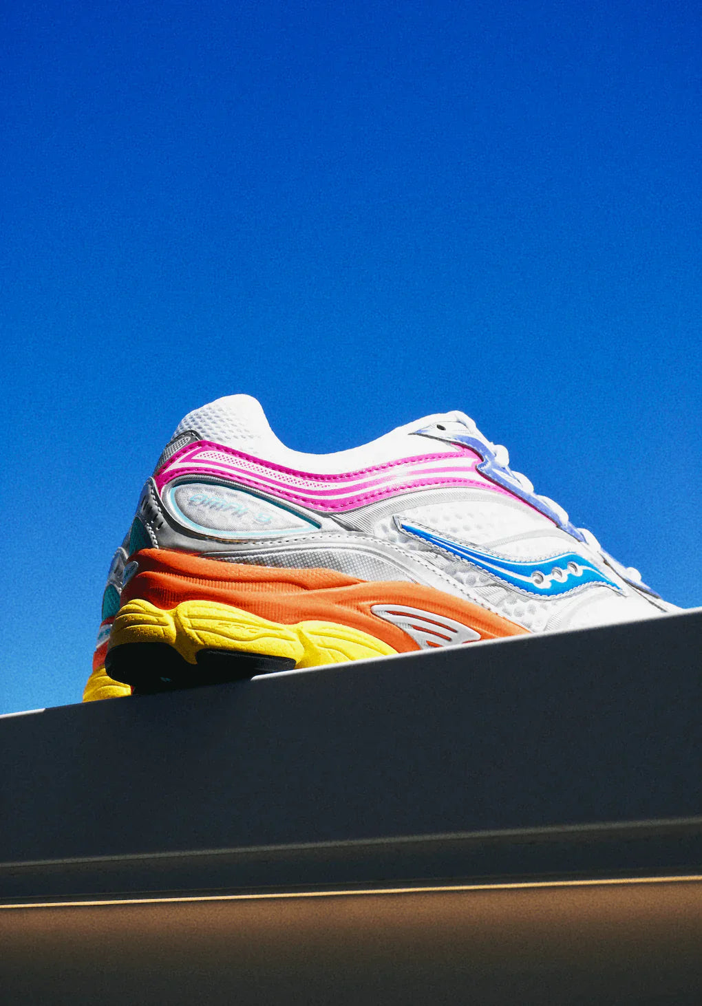 SAUCONY